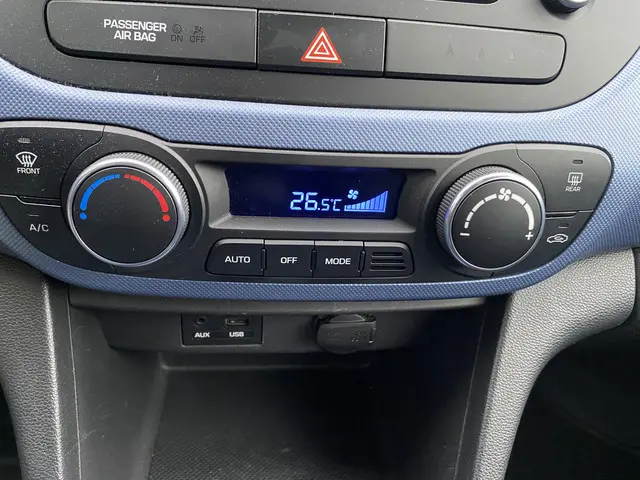 Hyundai i10 1.0i i-Motion Comfort 2016 Benzine 22