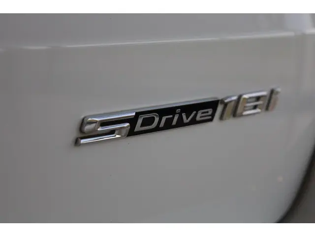 BMW X1 sDrive18i 2022 Benzine 25