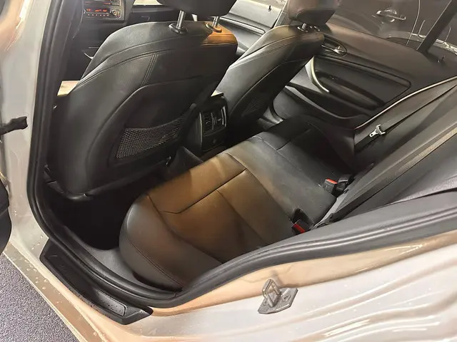 BMW 1 Serie 116i High Executive 2015 Benzine 18