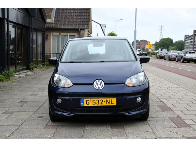 Volkswagen up! 1.0 high up! BlueMotion 2012 Benzine 8