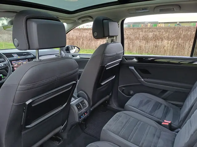 Volkswagen Touran 1.4 TSI Highline 2017 Benzine 35