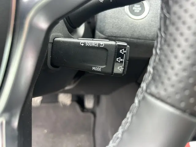 Renault Clio 1.0 TCe 90 GPF techno 2024 Benzine 19
