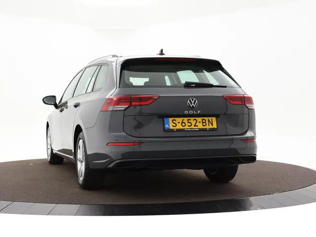 Volkswagen Golf Variant 1.0 Tsi 110pk Life 2023 Benzine 22