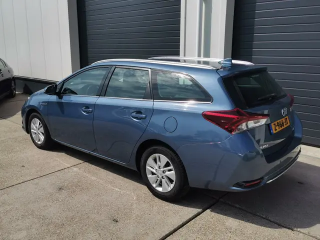 Toyota Auris 1.8 Hybrid 2018 Hybride Benzine 9