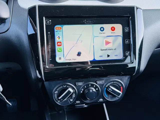 Suzuki Swift 1.2 SELECT 2019 Benzine 25