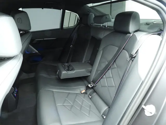 BMW i5 M60 xDrive 2024 Elektrisch 8