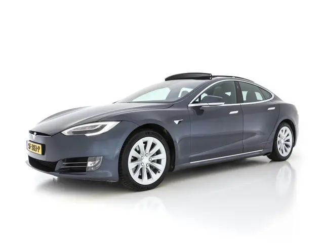 Tesla Model S 3