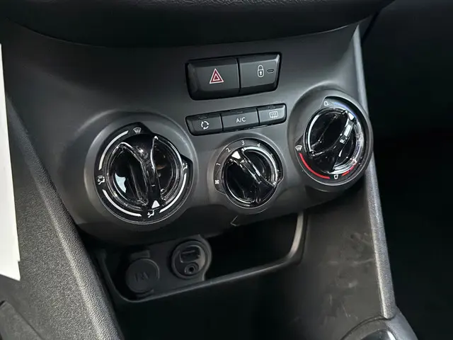 Peugeot 208 1.2 PureTech Blue Lion CarPlay 2016 Benzine 9