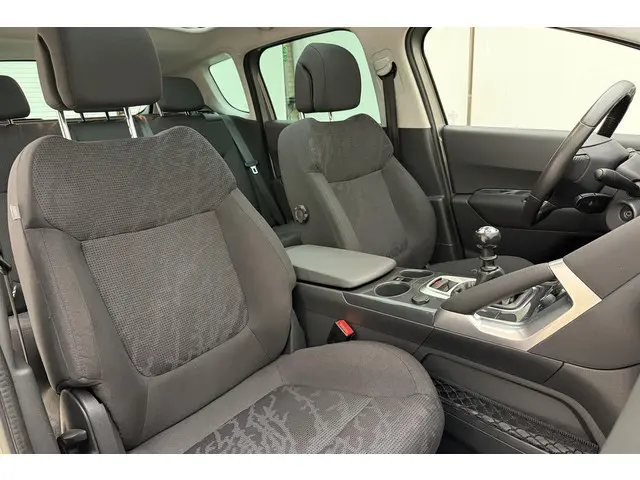 Peugeot 3008 1.6 THP Style 2013 Benzine 16