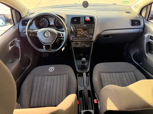 Volkswagen Polo 1.0 Comfortline 2015 Benzine 12