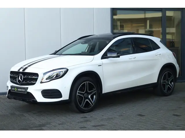 Mercedes-Benz GLA 200 Premium Plus 2018 Benzine 6