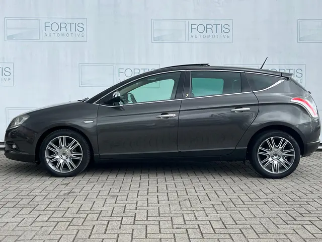 Lancia Delta 1.4 M.air Platinum 2012 Benzine 6