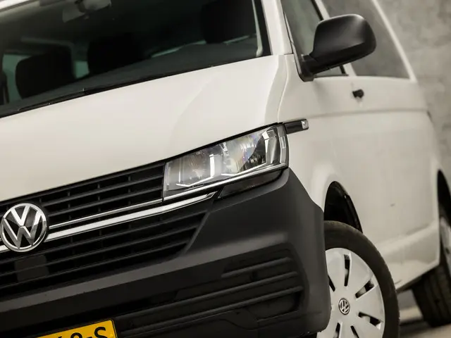 Volkswagen Transporter Kombi 2.0 TDI L1H1 2020 Diesel 27