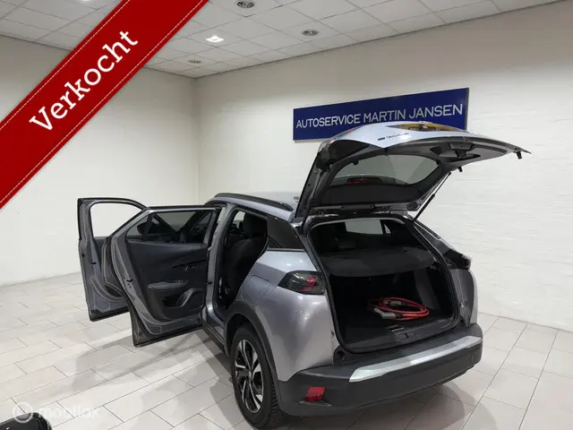 Peugeot e-2008 EV GT 50 kWh Navi 2021 Elektrisch 3