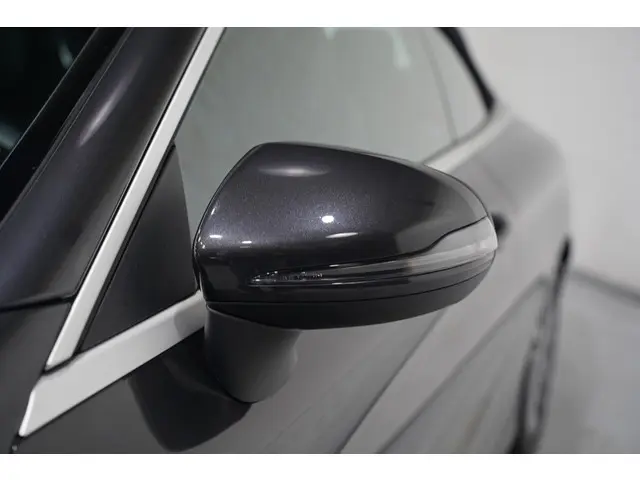 Mercedes-Benz C-Klasse Cabrio 180 AMG Line 2023 Benzine 60