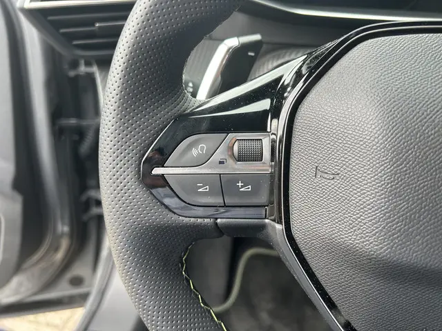 Peugeot 2008 1.2 Hybrid 145 GT 2025 Hybride Benzine 28