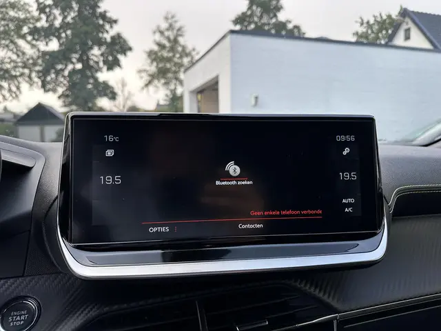 Peugeot 2008 1.2 Turbo 130 PK GT 2022 Benzine 24