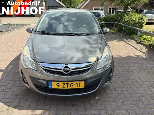 Opel Corsa 1.4-16V 2012 Benzine