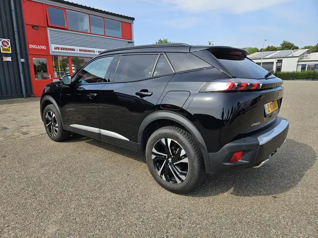 Peugeot 2008 1.2 PureTech GT 2023 Benzine 2
