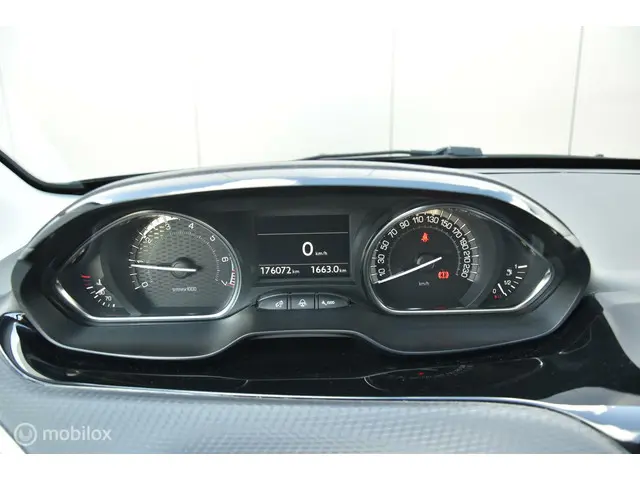 Peugeot 2008 1.2 GT-line | Pano | Clima | 2017 Benzine 17