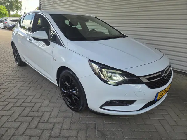 Opel Astra 1.4 Innovation 2018 Benzine 8