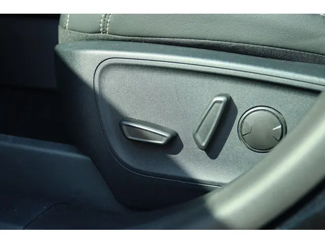 Ford Kuga 2.5 PHEV VIGNALE 2021 Hybride Benzine 35