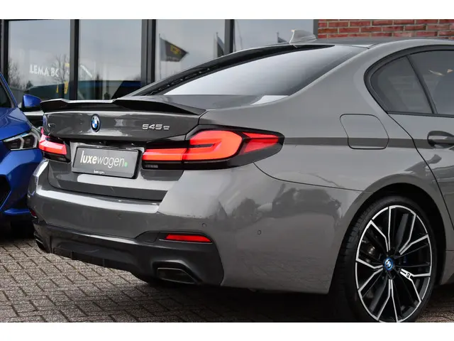 BMW 5 Serie 545e xDrive M-Sport 2022 Hybride Benzine 22