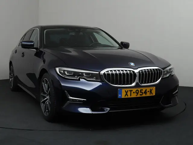 BMW 3 Serie 320i High Executive Edition 2019 Benzine 28