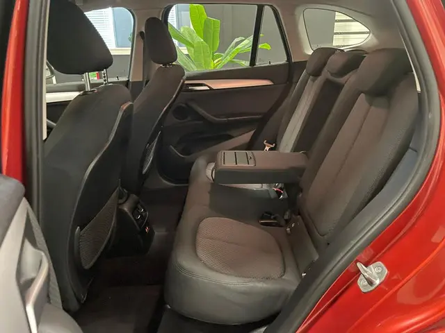 BMW X1 SDrive18i 2019 Benzine 10