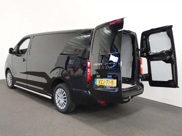 Peugeot Expert 2.0 BlueHDI 145PK L3 Automaat 2023 Diesel 35