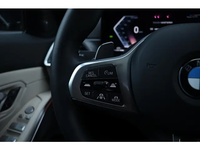 BMW 3 Serie Sedan 320i 2024 Benzine 21