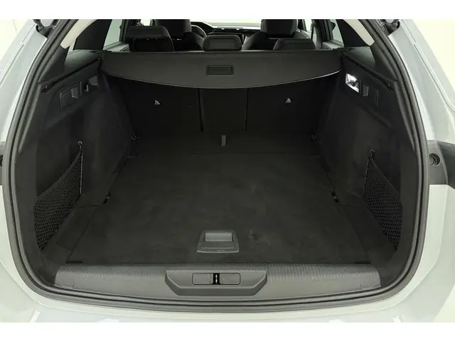 Peugeot 308 SW 1.2 PureTech Allure 2024 Benzine 10