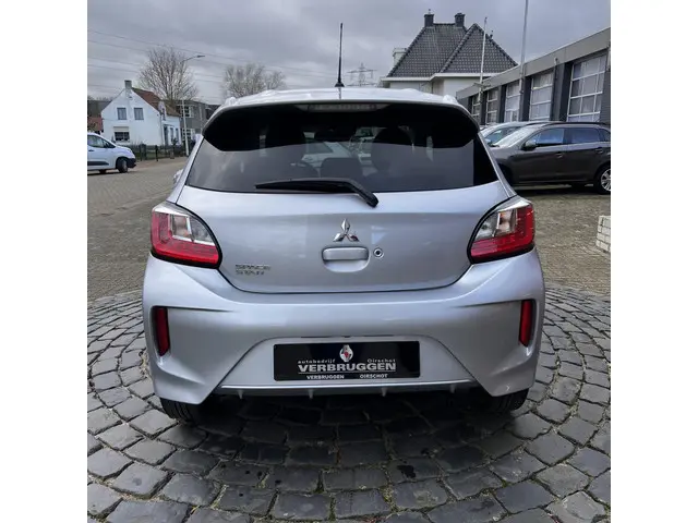 Mitsubishi Space Star 1.2 Instyle 2023 Benzine 24