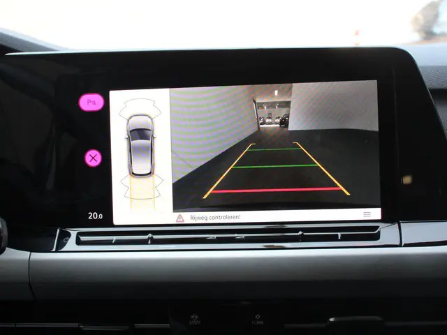 Volkswagen Golf 1.0 eTSI Life Business 2023 Benzine 28