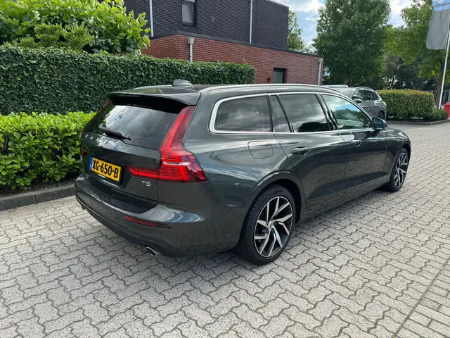 Volvo V60 3