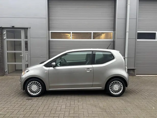 Volkswagen up! 1.0 high up! BlueMotion 2014 Benzine 16
