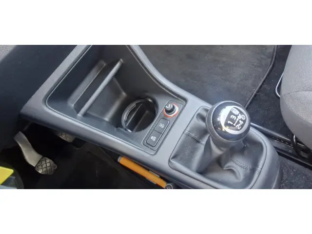 Volkswagen up! 1.0 move up! BlueM. 2015 Benzine 25