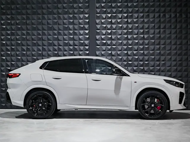 BMW X2 sDrive20i 2024 Benzine 4