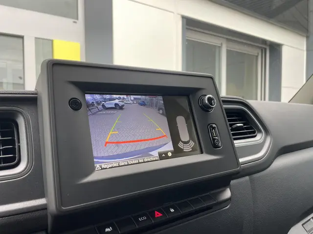 Nissan Interstar 2.3 dCi L2H2 N-Connecta 2024 Diesel 11