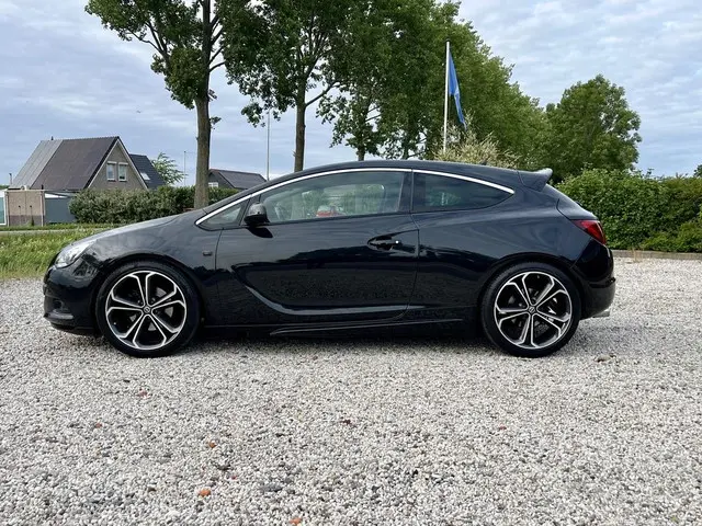Opel Astra GTC 1.6 Turbo Sport - OPC Pakket 2012 Benzine 41