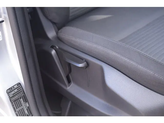 Ford C-MAX 1.0 Titanium//Navi//ECC!! 2018 Benzine 30