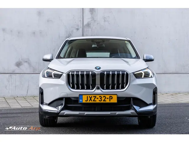 BMW X1 xDrive30e 2024 Hybride Benzine 5