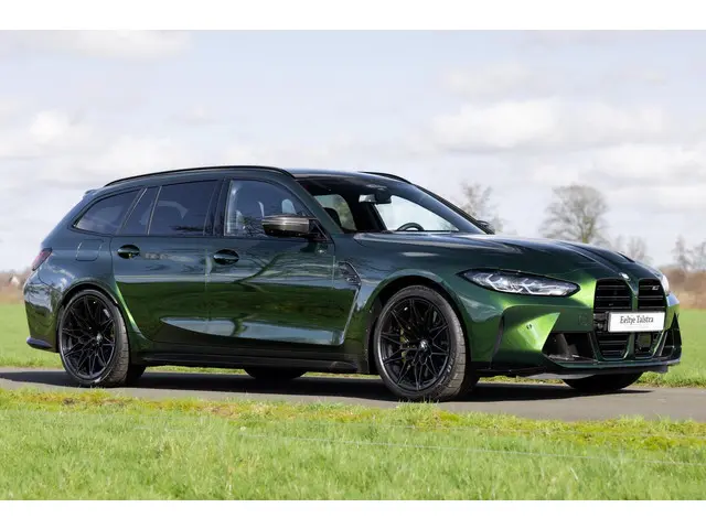 BMW M3 3-serie Touring xDrive Competition 2024 Benzine 18