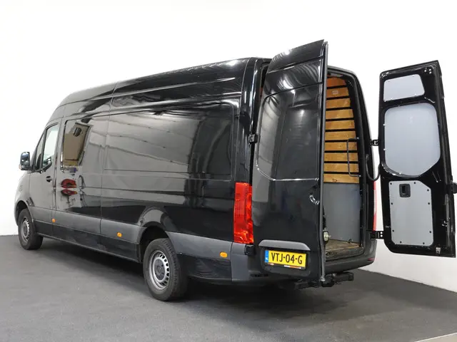 Mercedes-Benz Sprinter L3H2 Automaat 2023 Diesel 34