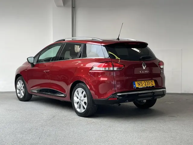 Renault Clio Estate 0.9 TCe Limited 2017 Benzine 9
