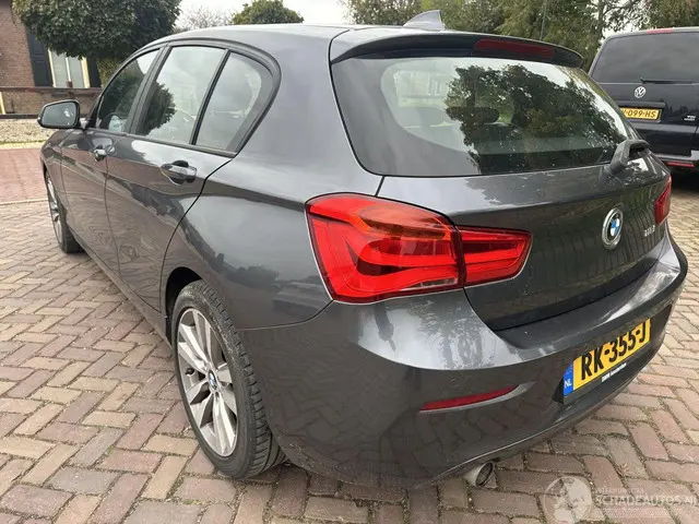 BMW 1 Serie 118i Executive 2017 Benzine 8