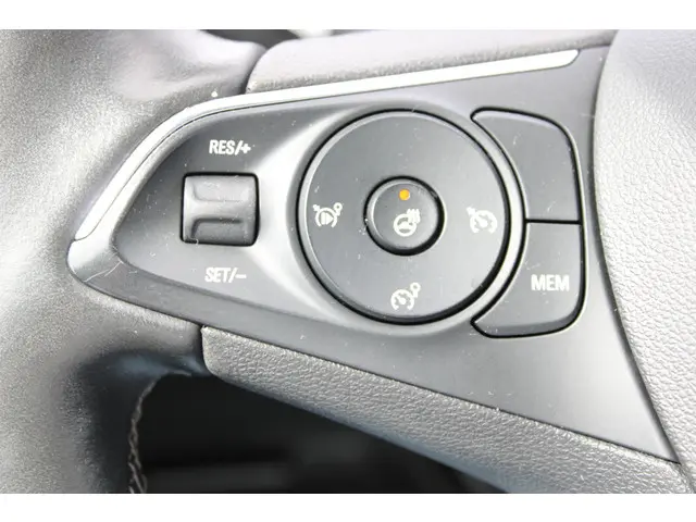 Opel Grandland X 1.2T 130 INNOVATION 2019 Benzine 37