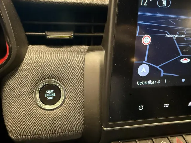 Renault Clio 1.0 TCe 90 GPF techno 2024 Benzine 21