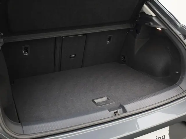 Volkswagen T-Roc 1.0TSI/116PK Life 2025 Benzine 18