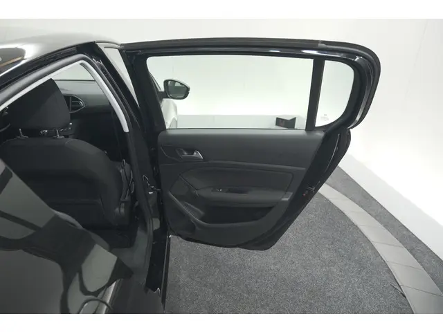 Peugeot 308 PureTech 110 Blue Lease Active 2021 Benzine 59
